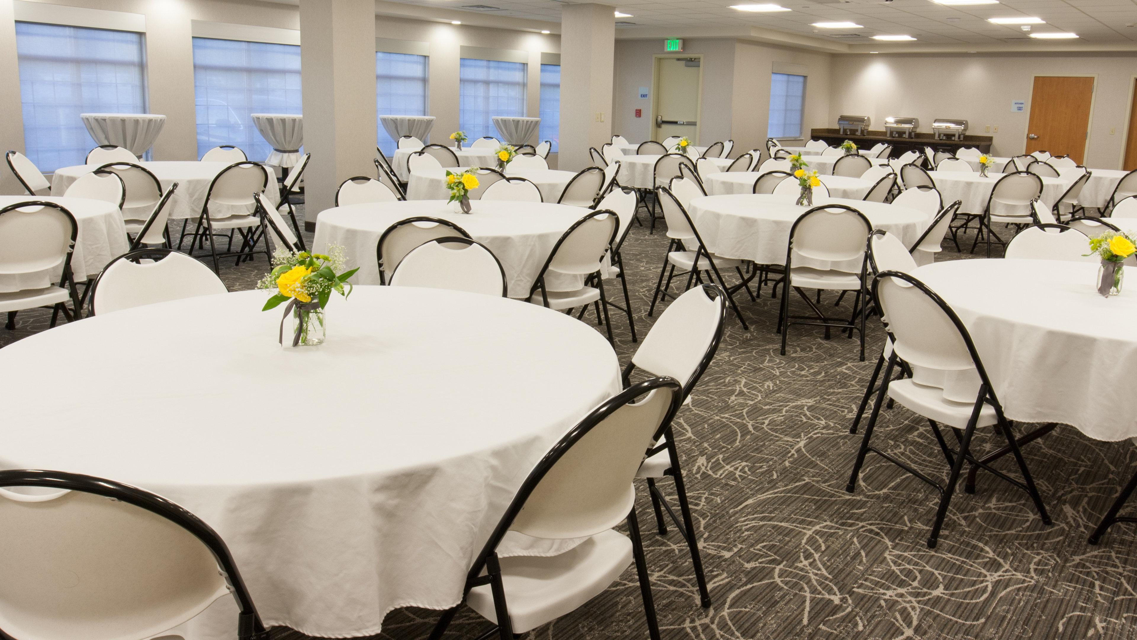 Holiday Inn Express & Suites Cheney By Ihg Bagian luar foto