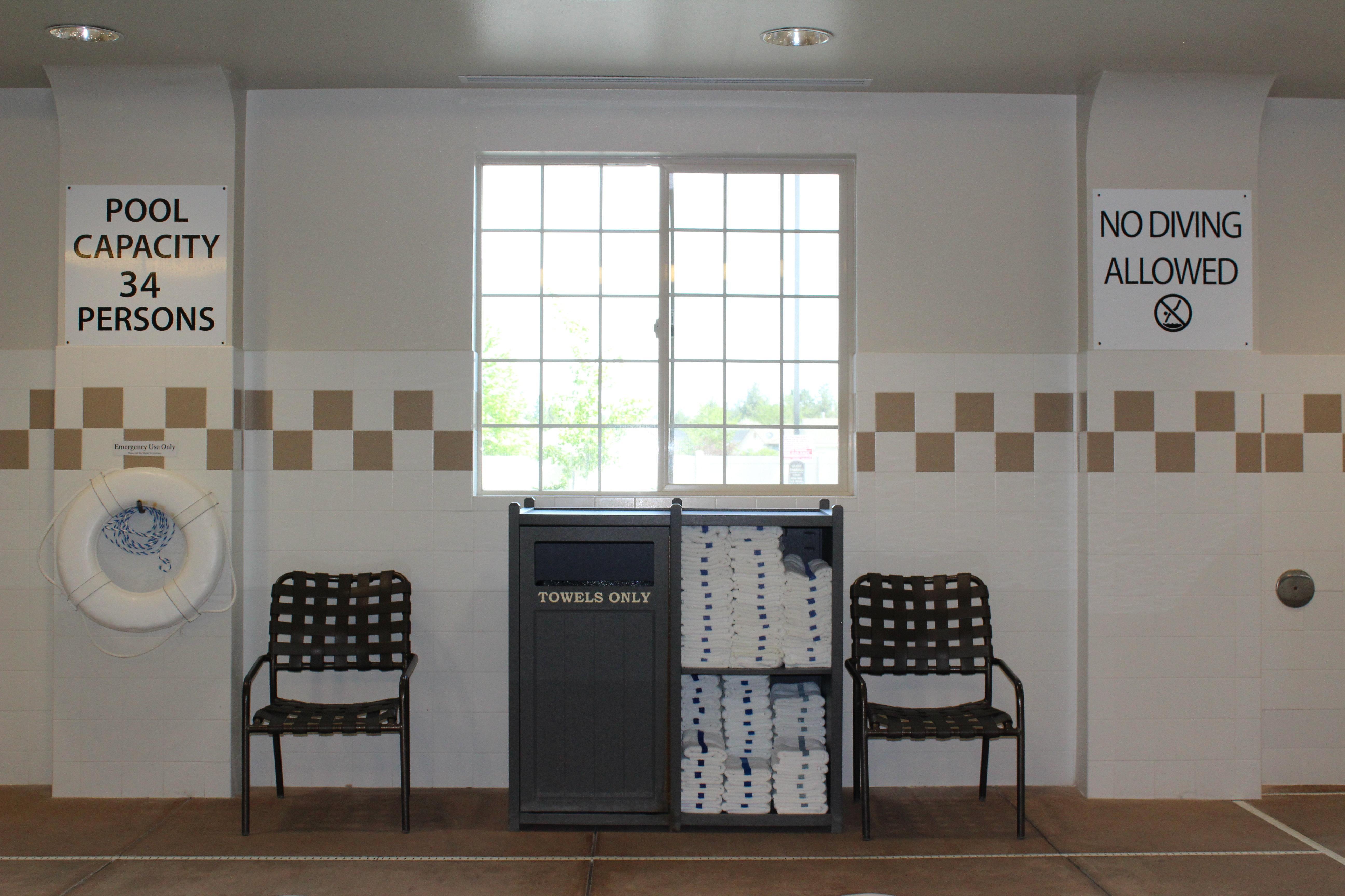 Holiday Inn Express & Suites Cheney By Ihg Bagian luar foto