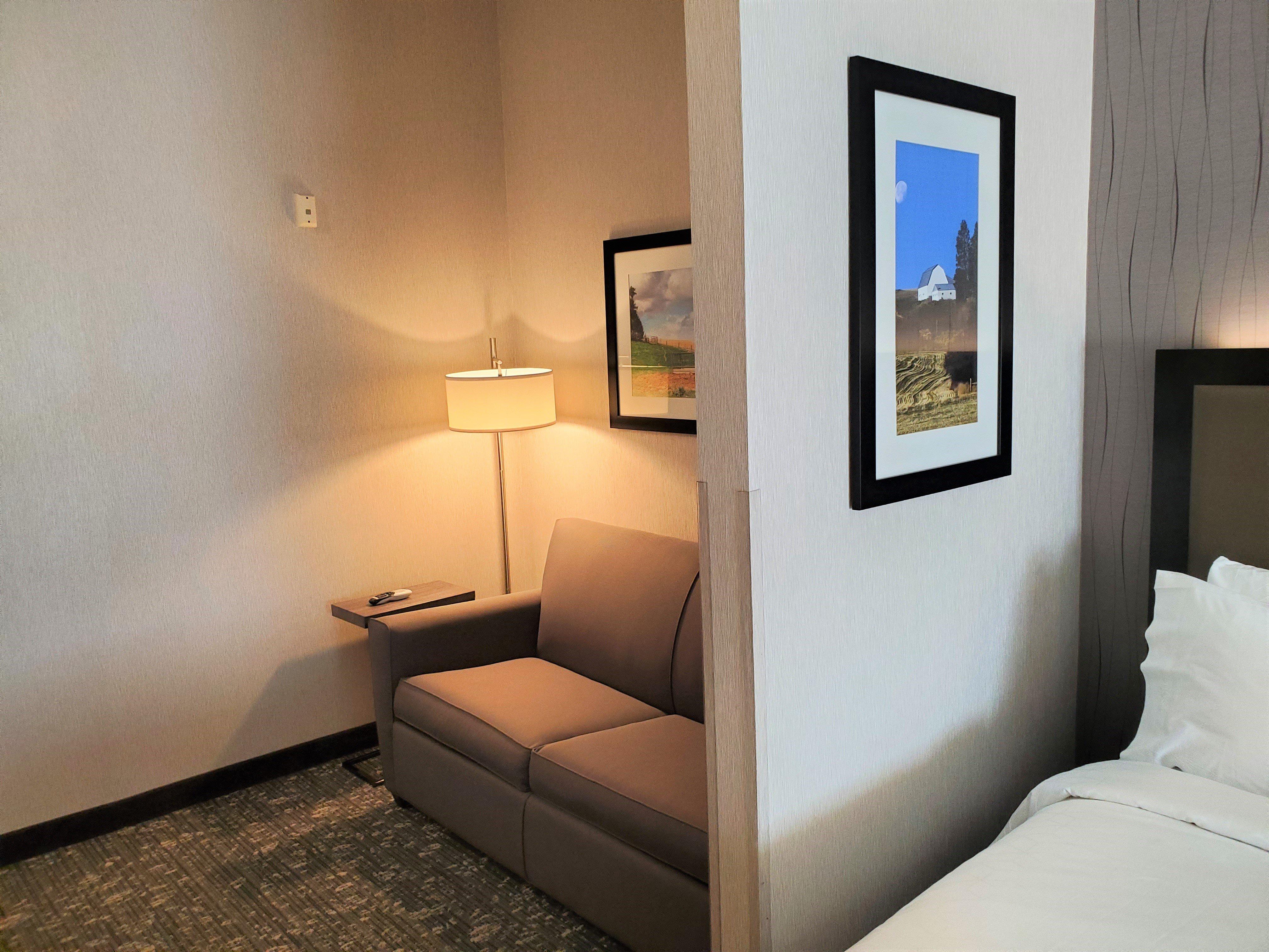 Holiday Inn Express & Suites Cheney By Ihg Bagian luar foto