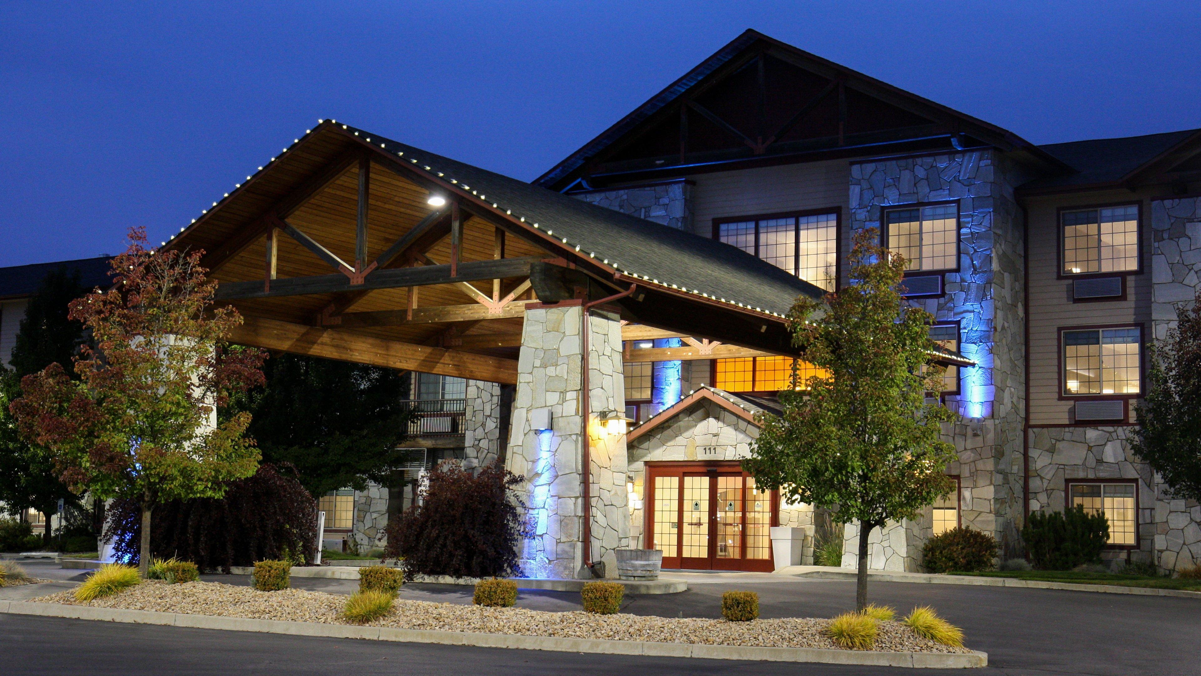 Holiday Inn Express & Suites Cheney By Ihg Bagian luar foto