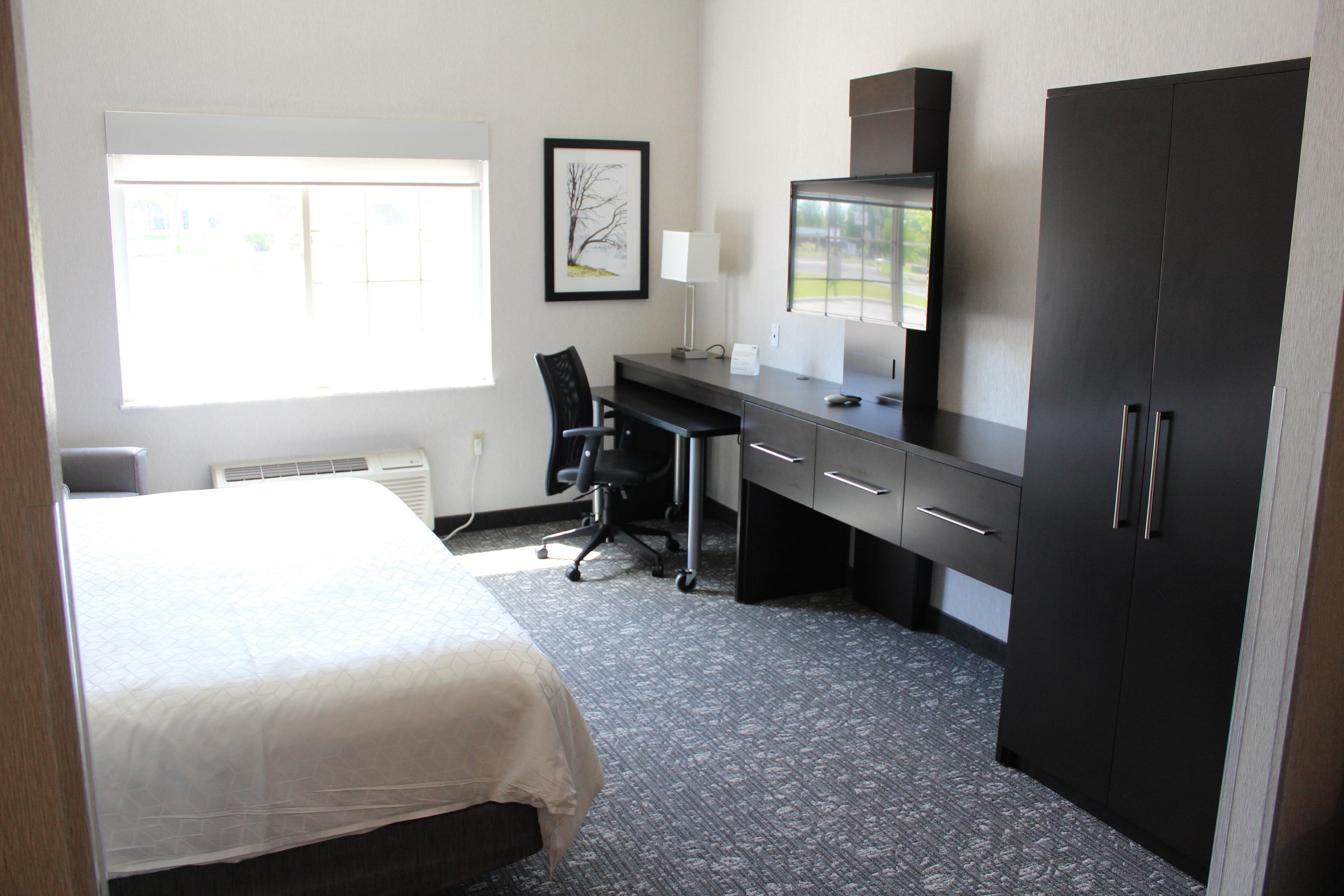 Holiday Inn Express & Suites Cheney By Ihg Bagian luar foto