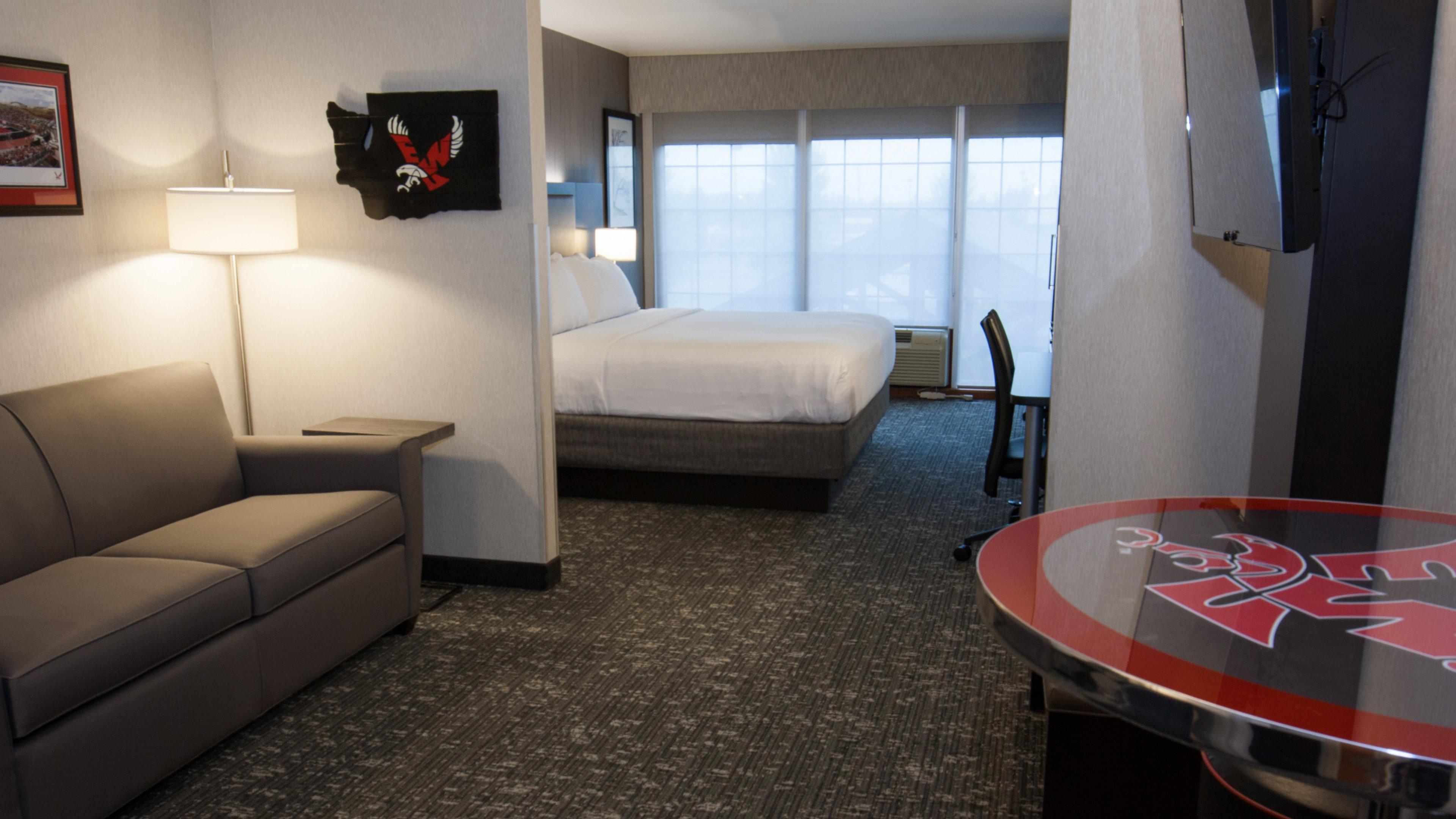 Holiday Inn Express & Suites Cheney By Ihg Bagian luar foto