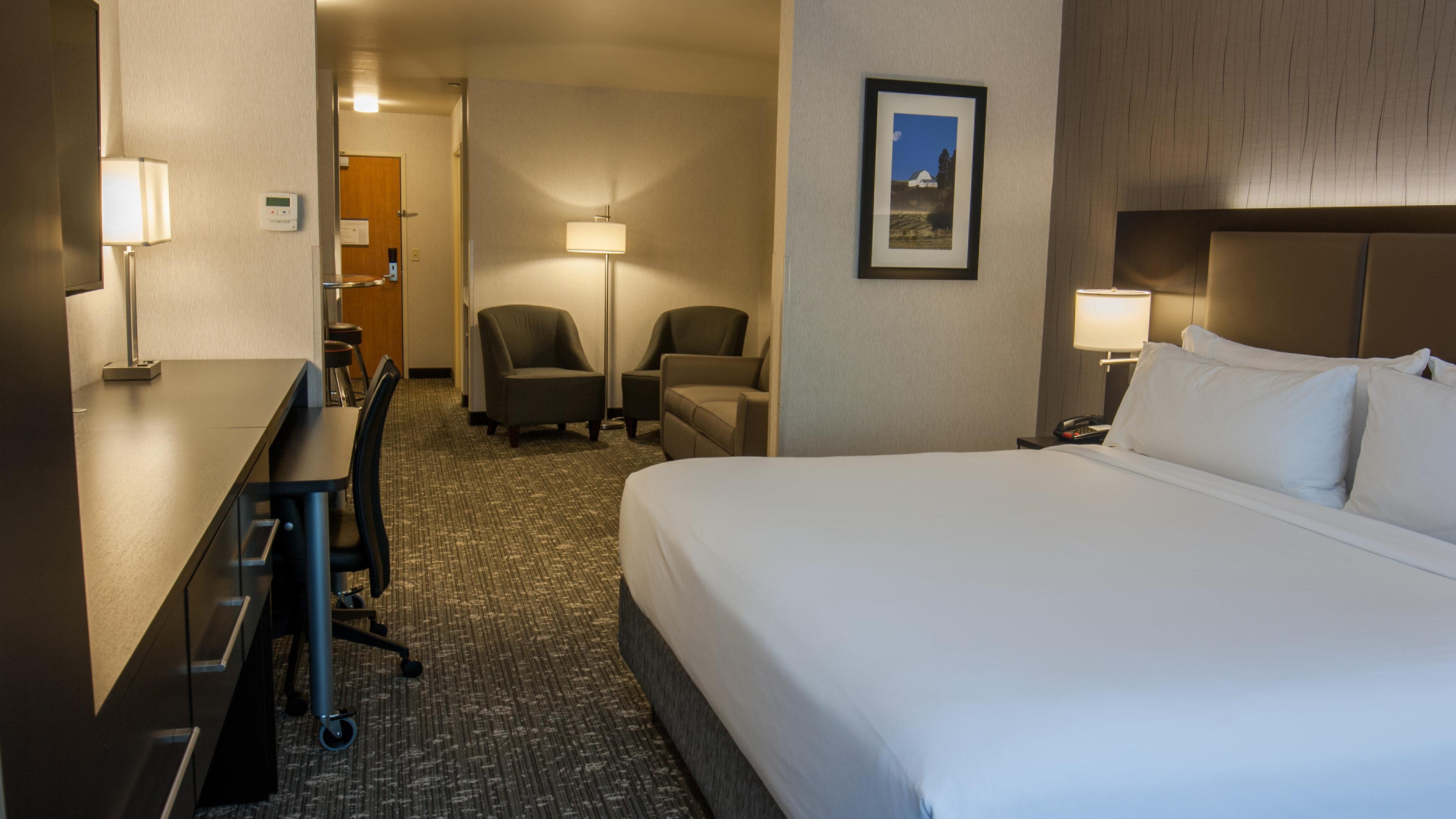 Holiday Inn Express & Suites Cheney By Ihg Bagian luar foto