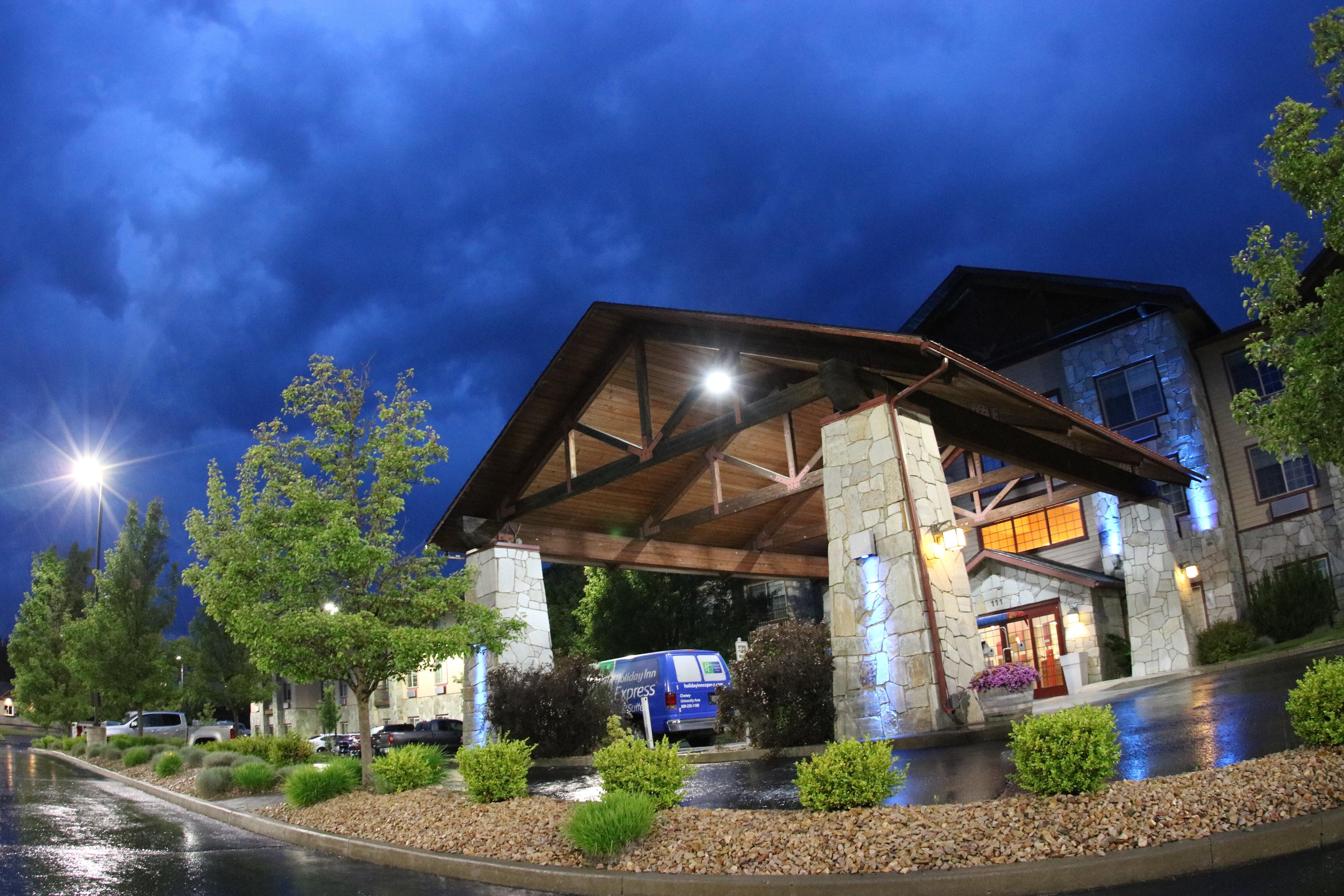 Holiday Inn Express & Suites Cheney By Ihg Bagian luar foto