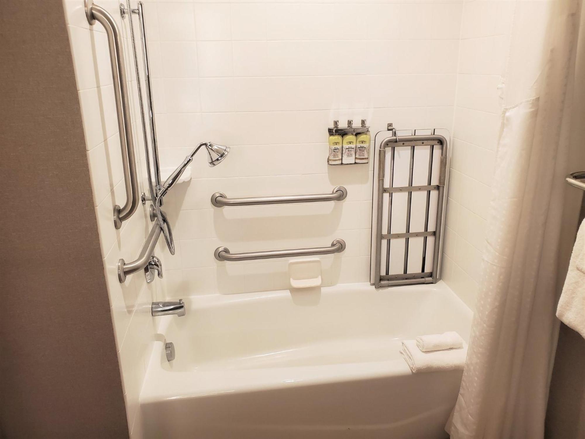 Holiday Inn Express & Suites Cheney By Ihg Bagian luar foto