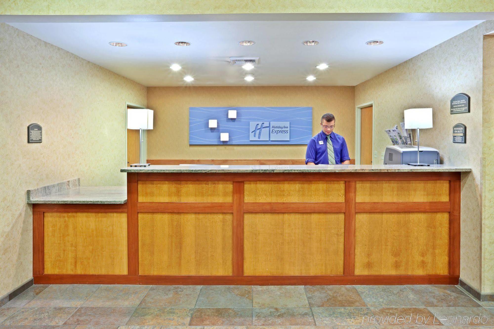 Holiday Inn Express & Suites Cheney By Ihg Bagian luar foto
