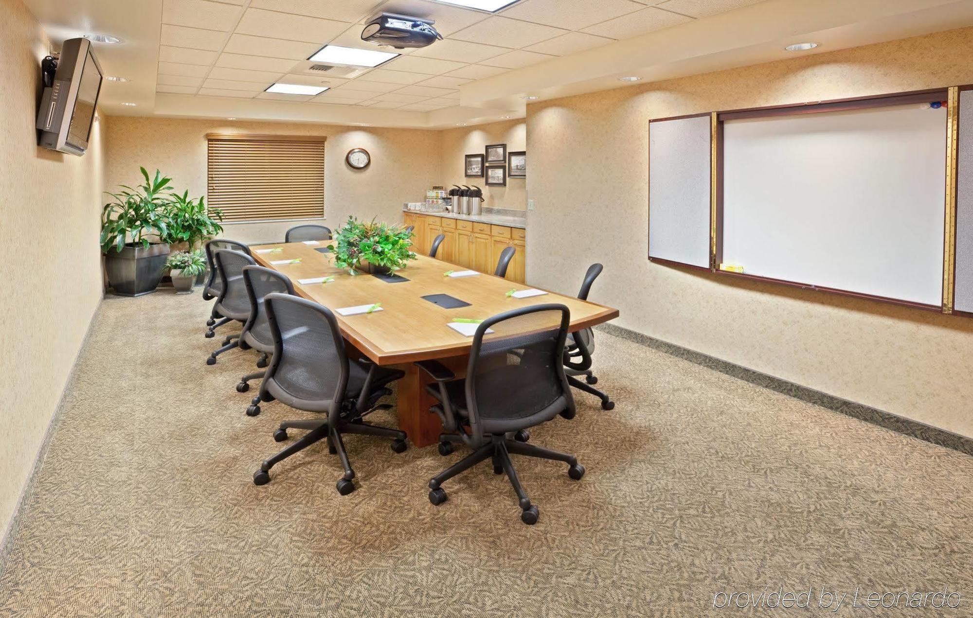 Holiday Inn Express & Suites Cheney By Ihg Bagian luar foto