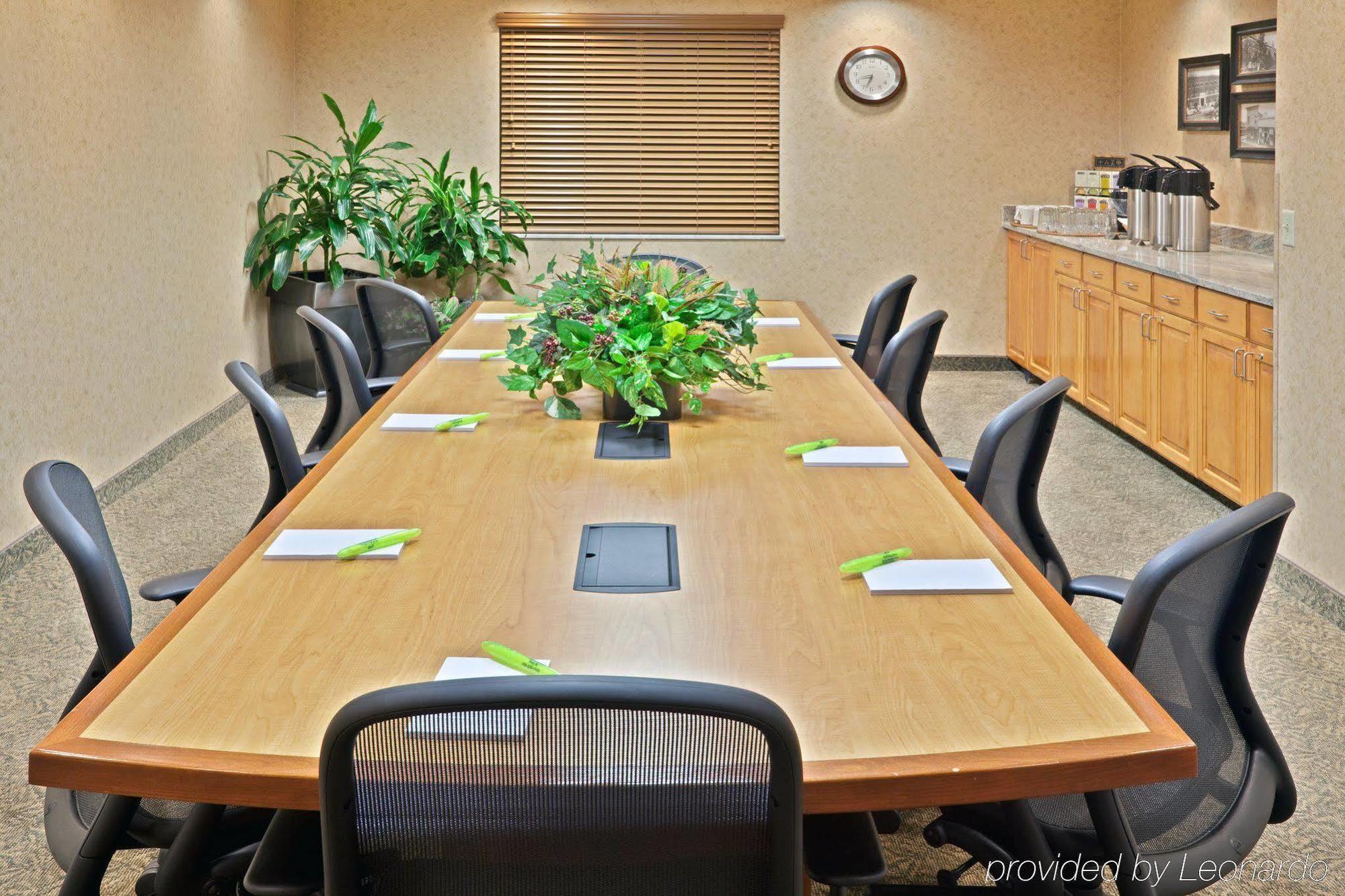 Holiday Inn Express & Suites Cheney By Ihg Bagian luar foto