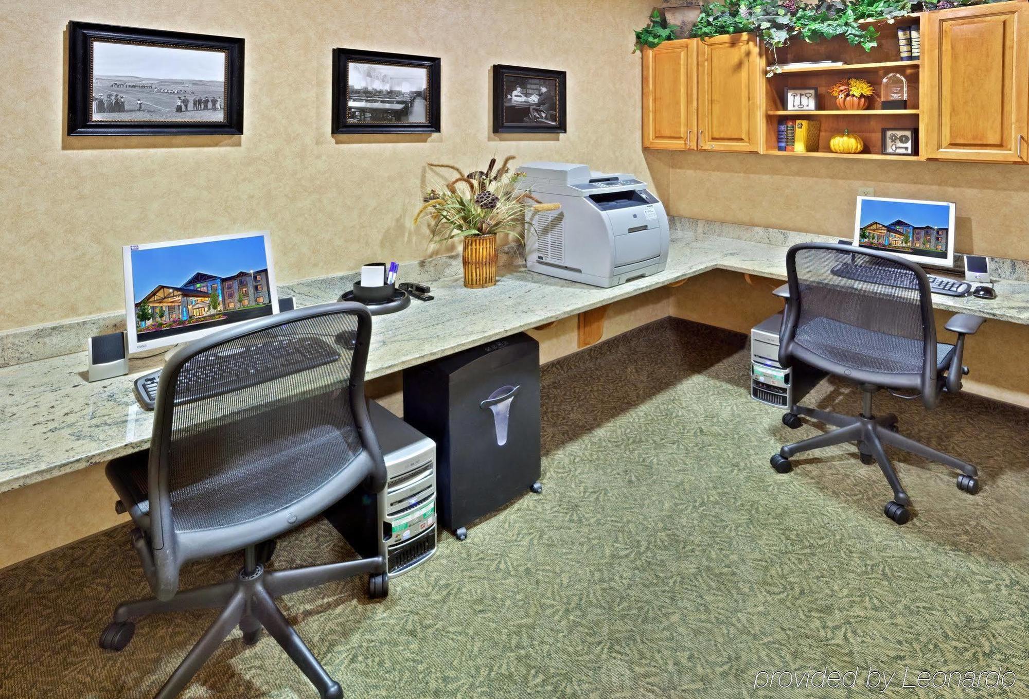 Holiday Inn Express & Suites Cheney By Ihg Bagian luar foto
